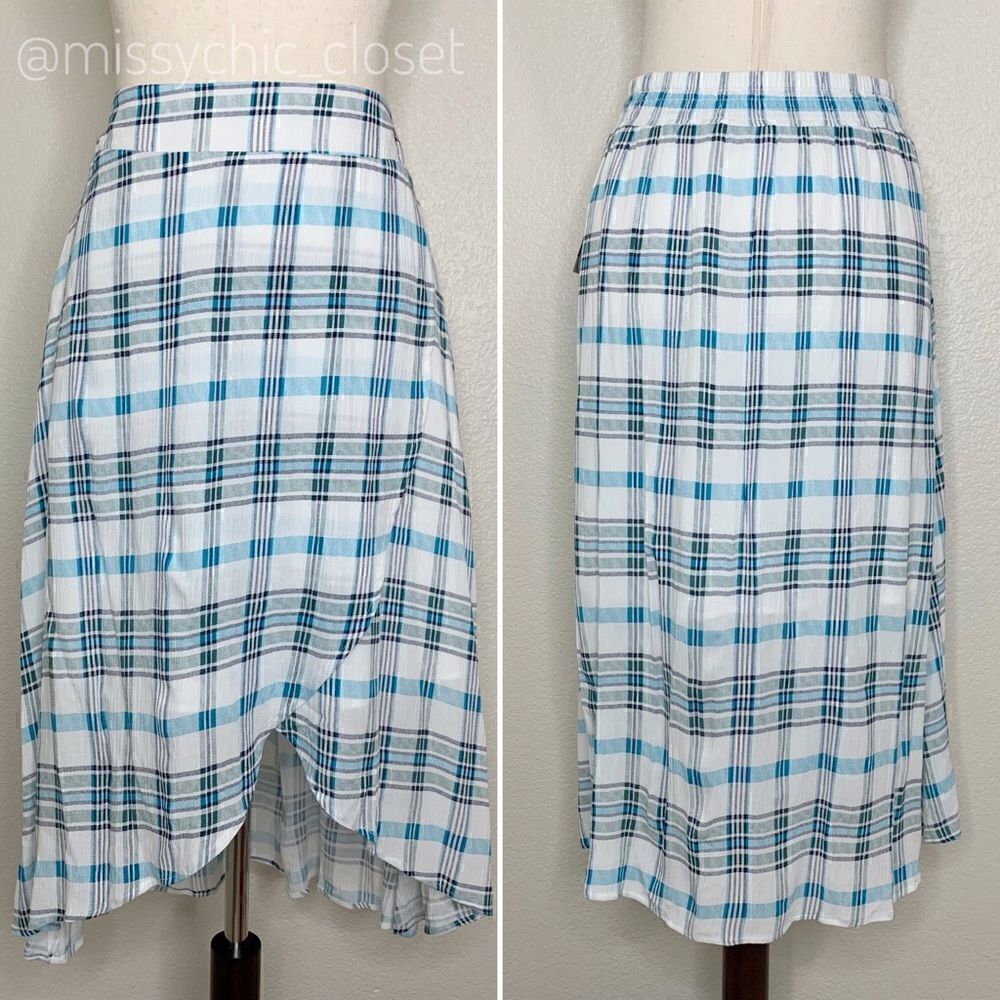 NWT a.n.a Size 6 Green Naples Stripe Faux Wrap Skirt